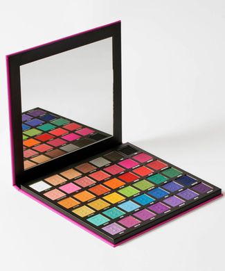 Купить Палетка теней для век Bright 42 Colour Palette Beauty Bay за 1 490 грн, фото - VISAGE