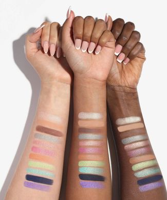Купити Палітра тіней для повік Bright 42 Colour Palette Beauty Bay за 1 490 грн, фото - VISAGE