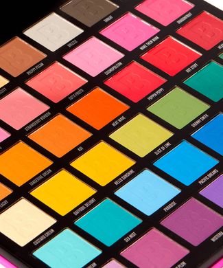 Купити Палітра тіней для повік Bright 42 Colour Palette Beauty Bay за 1 490 грн, фото - VISAGE